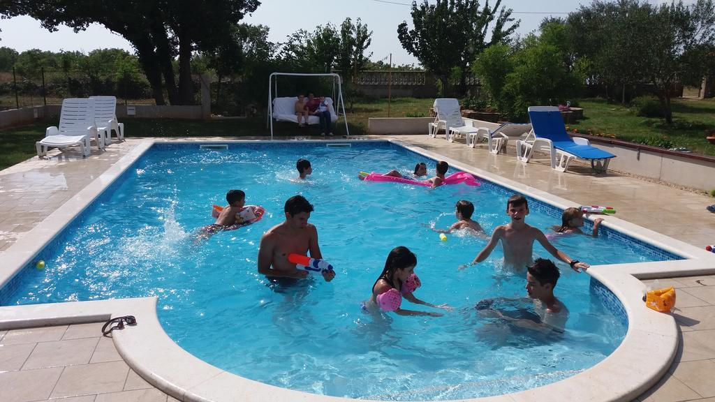 Kaja House Apartments Lozovac Bagian luar foto