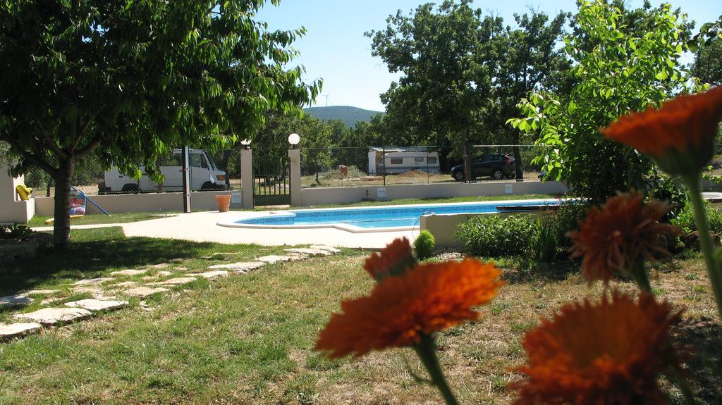 Kaja House Apartments Lozovac Bagian luar foto