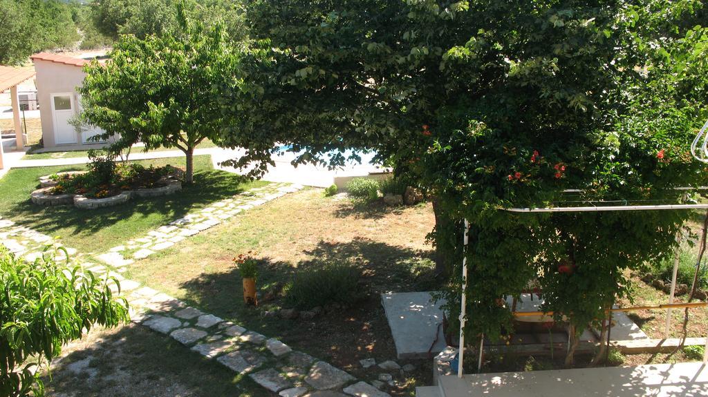 Kaja House Apartments Lozovac Bagian luar foto