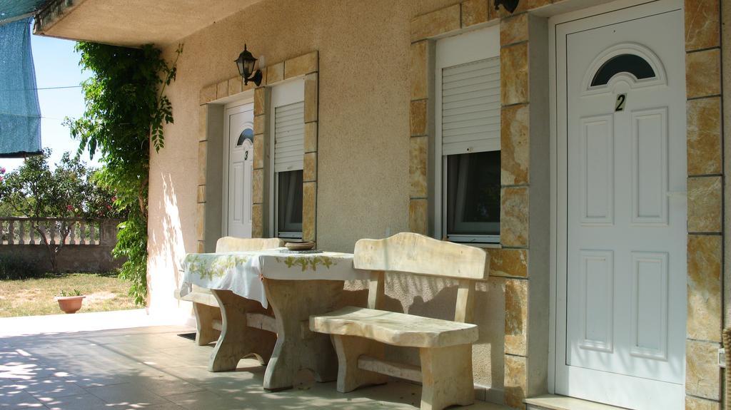 Kaja House Apartments Lozovac Bagian luar foto
