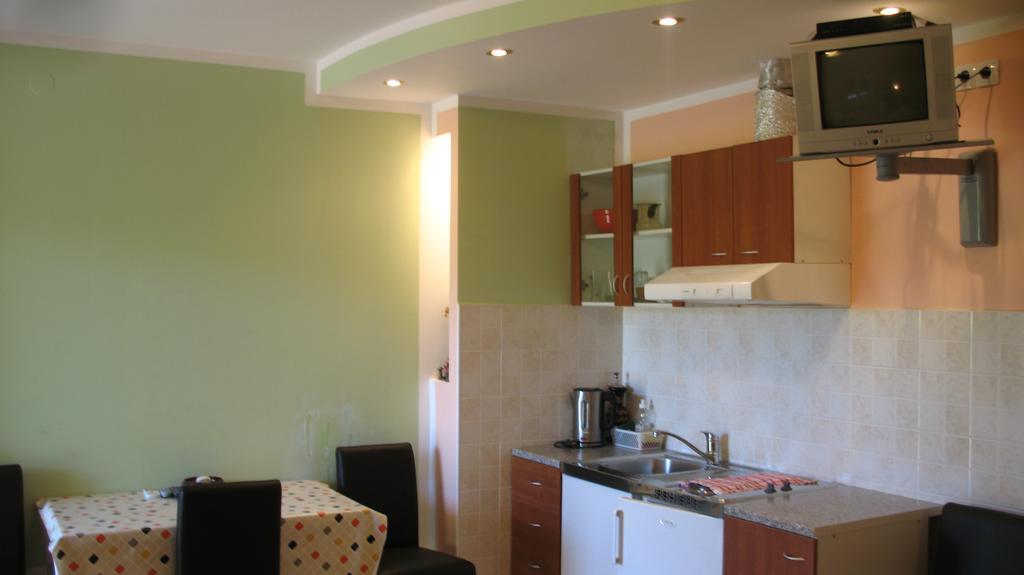 Kaja House Apartments Lozovac Bagian luar foto