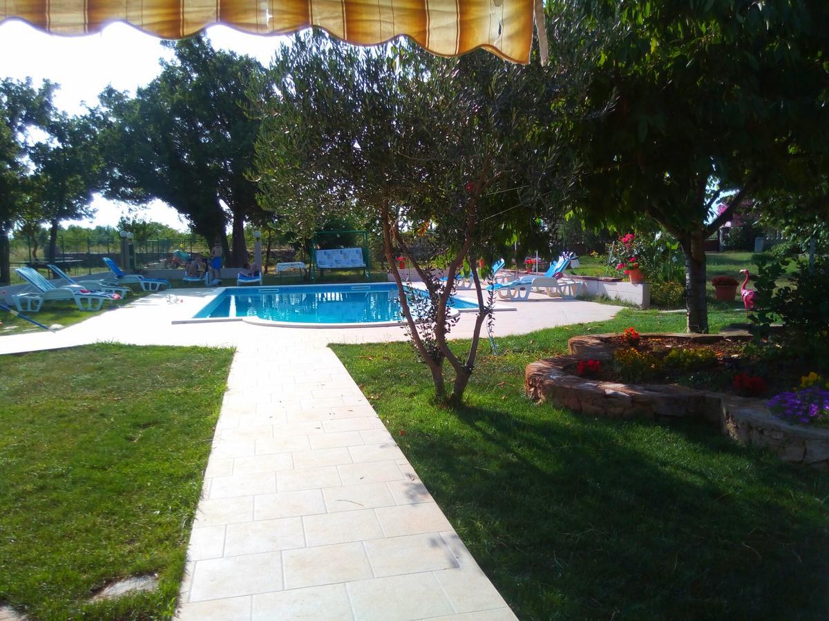 Kaja House Apartments Lozovac Bagian luar foto
