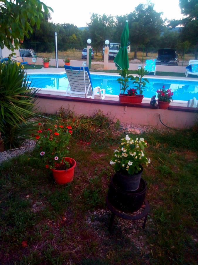 Kaja House Apartments Lozovac Bagian luar foto