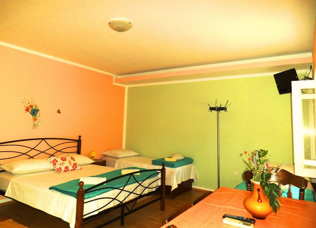 Kaja House Apartments Lozovac Bagian luar foto